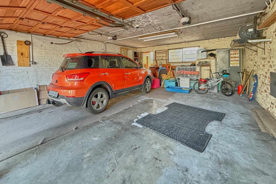 5 Bedroom Property for Sale in Flamingo Vlei Western Cape